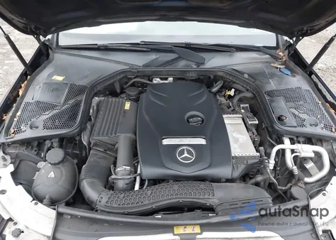 2016 Mercedes-Benz C 300 4Matic z USA, uszkodzony, nr VIN 55SWF4KB8GU114367